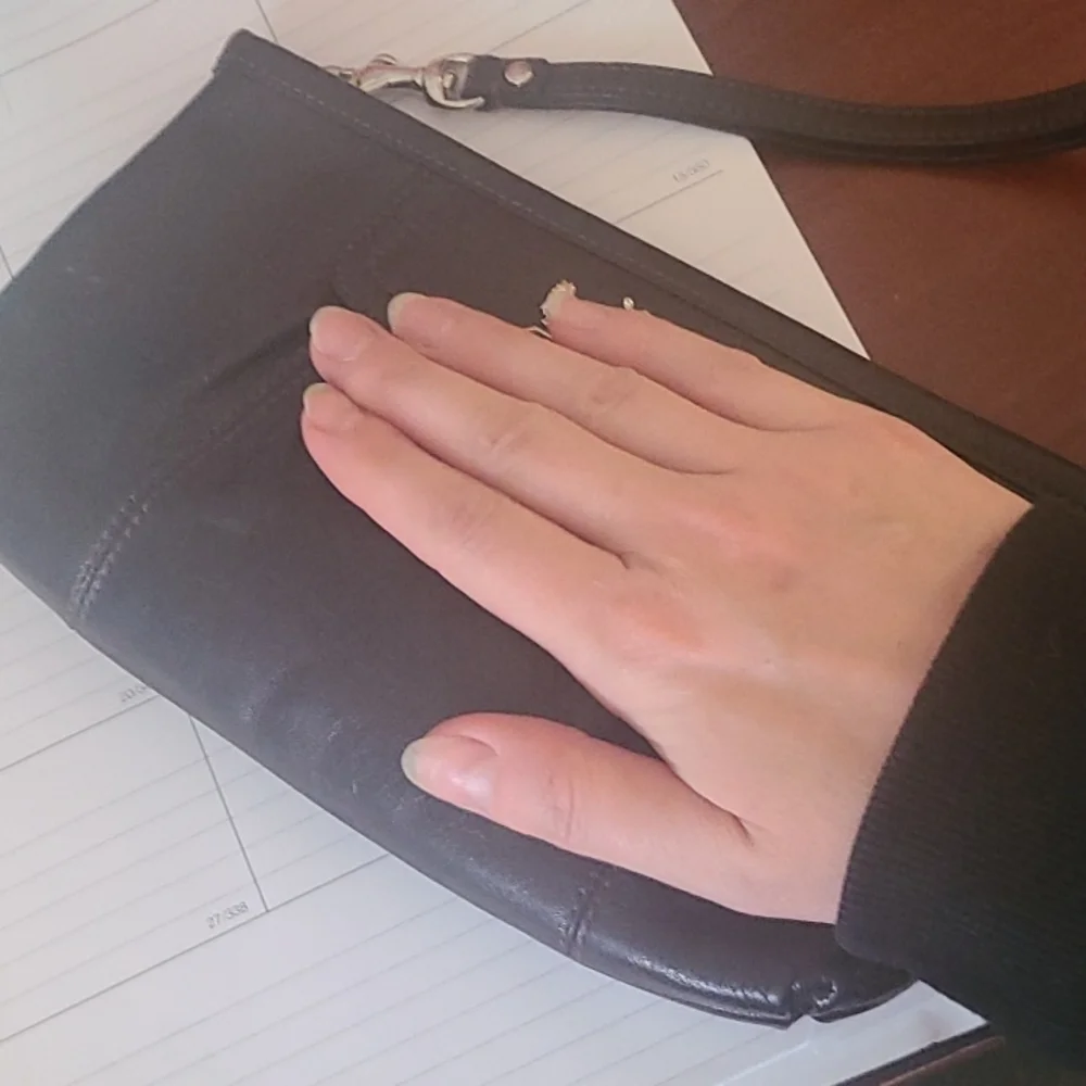 Coach Leather Clutch/Wristlet, Great Preloved Condition 💕